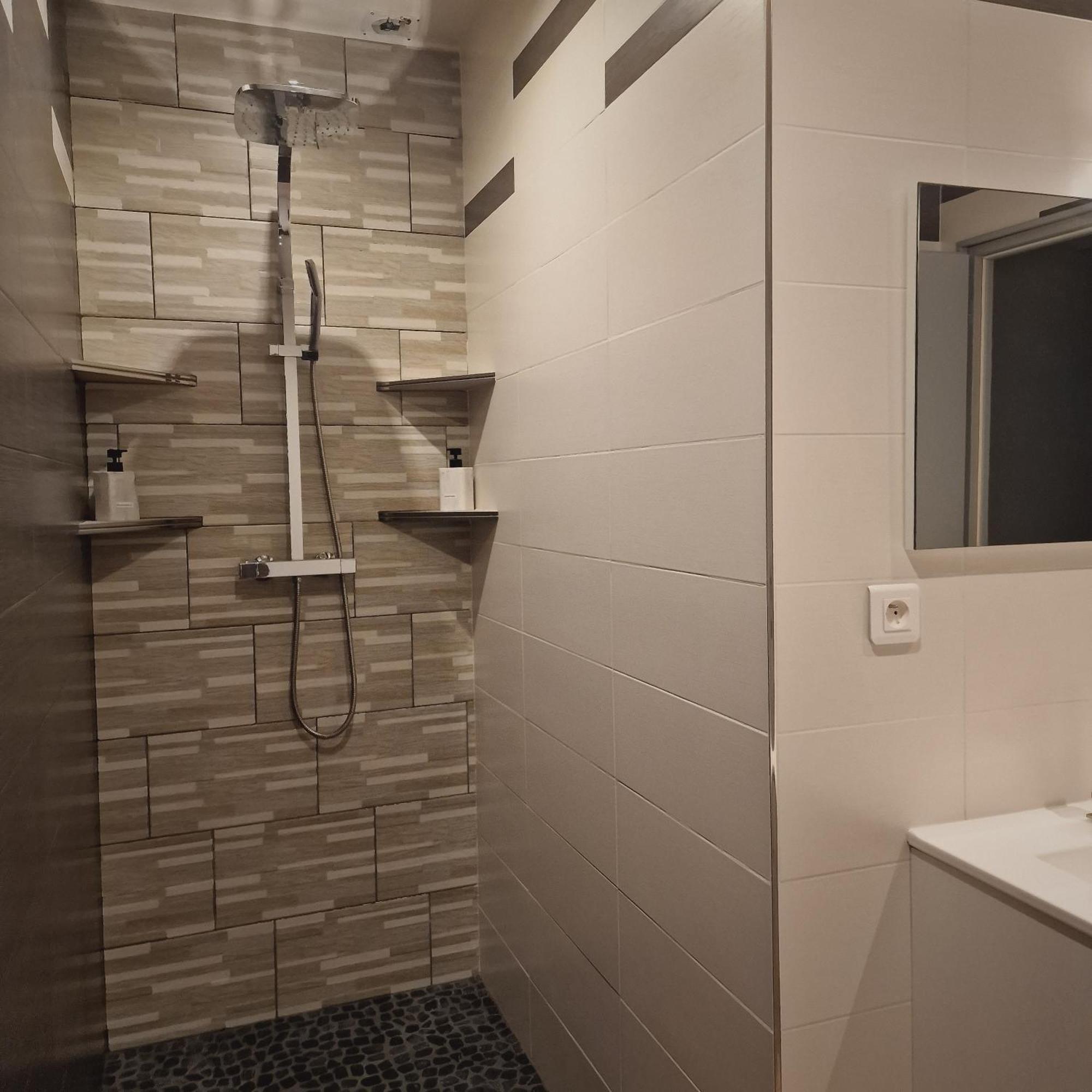 Les Chambres De Sandra Nurieux-Volognat Room photo